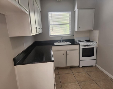 487 1st Street S - Photo Thumbnail 6