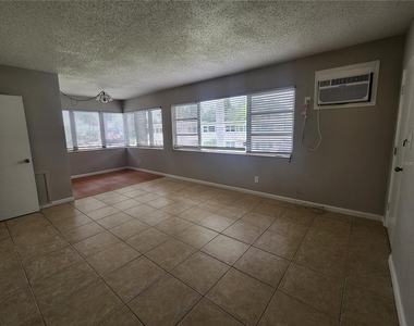 487 1st Street S - Photo Thumbnail 3