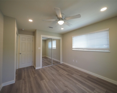 4711 Bull Creek Rd - Photo Thumbnail 5