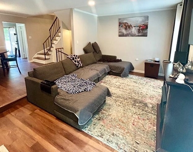 11804 Golden Eagle Court - Photo Thumbnail 6