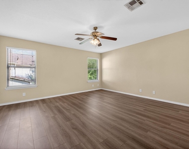 8813 Wiley Way - Photo Thumbnail 18