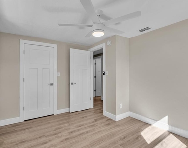 11416 Pine Forest Drive - Photo Thumbnail 24