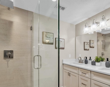 11416 Pine Forest Drive - Photo Thumbnail 21
