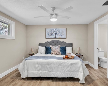 11416 Pine Forest Drive - Photo Thumbnail 17