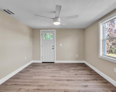 11416 Pine Forest Drive - Photo Thumbnail 26