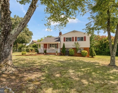 13208 Aldrin Street - Photo Thumbnail 3