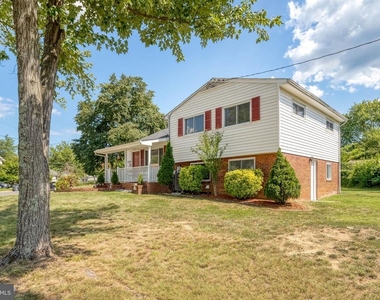 13208 Aldrin Street - Photo Thumbnail 2