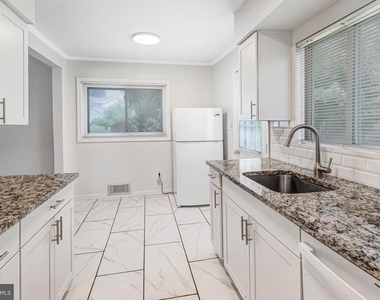 13208 Aldrin Street - Photo Thumbnail 10