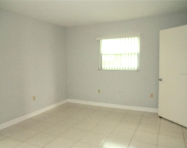 201 Kings Boulevard - Photo Thumbnail 9