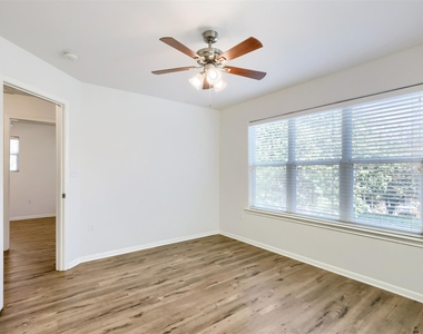 4505 Red River St - Photo Thumbnail 32