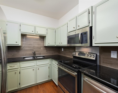 4505 Red River St - Photo Thumbnail 5