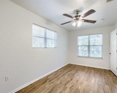 4505 Red River St - Photo Thumbnail 38