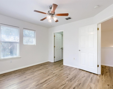4505 Red River St - Photo Thumbnail 34