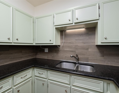 4505 Red River St - Photo Thumbnail 6