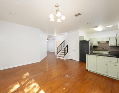 4505 Red River St - Photo Thumbnail 2