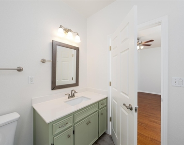 4505 Red River St - Photo Thumbnail 13