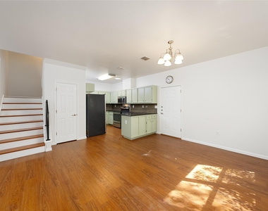 4505 Red River St - Photo Thumbnail 1