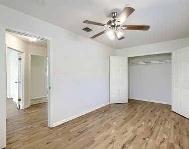 4505 Red River St - Photo Thumbnail 36