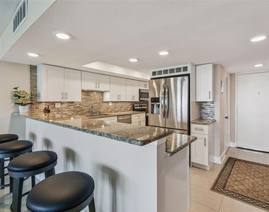 7400 Sun Island Drive S - Photo Thumbnail 9