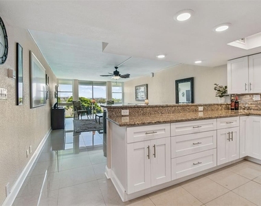 7400 Sun Island Drive S - Photo Thumbnail 7