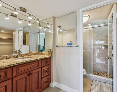 7400 Sun Island Drive S - Photo Thumbnail 24