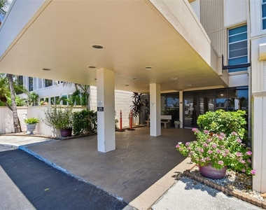 7400 Sun Island Drive S - Photo Thumbnail 4