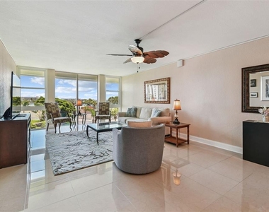 7400 Sun Island Drive S - Photo Thumbnail 13