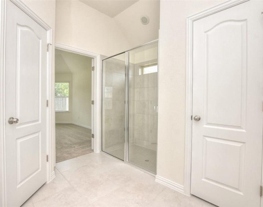 2005 Southcreek Dr - Photo Thumbnail 29