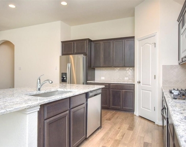 2005 Southcreek Dr - Photo Thumbnail 21