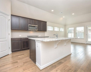 2005 Southcreek Dr - Photo Thumbnail 19