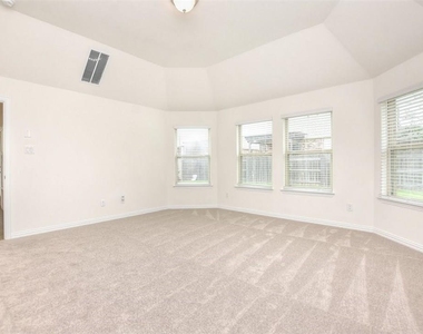 2005 Southcreek Dr - Photo Thumbnail 25
