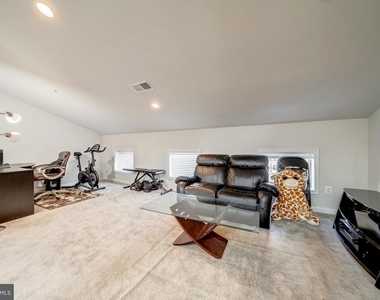 22489 Naugatuck Square - Photo Thumbnail 28