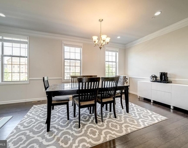 22489 Naugatuck Square - Photo Thumbnail 8