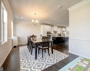 22489 Naugatuck Square - Photo Thumbnail 12