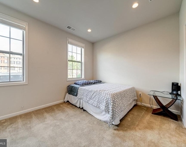 22489 Naugatuck Square - Photo Thumbnail 30