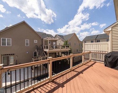 22489 Naugatuck Square - Photo Thumbnail 34