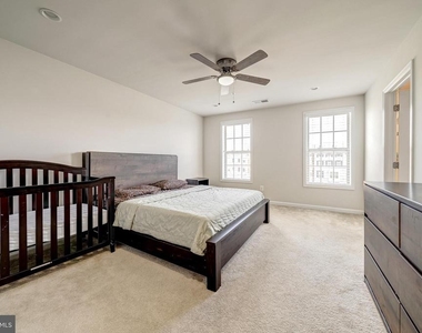 22489 Naugatuck Square - Photo Thumbnail 20