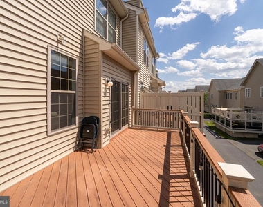 22489 Naugatuck Square - Photo Thumbnail 35