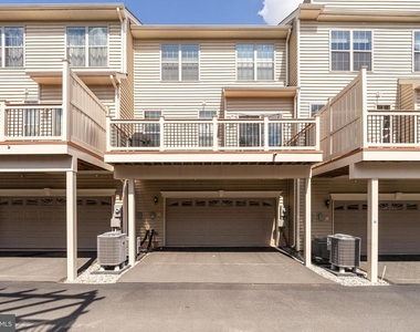 22489 Naugatuck Square - Photo Thumbnail 33