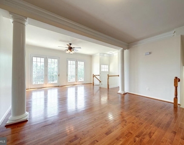 25332 Whippoorwill Terrace - Photo Thumbnail 9