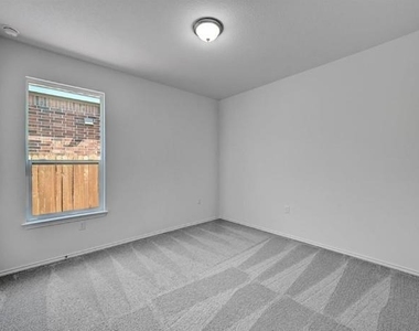 12529 Hallstatt Dr - Photo Thumbnail 7