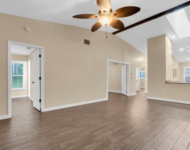 3203 Charter Club Drive - Photo Thumbnail 6
