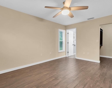 3203 Charter Club Drive - Photo Thumbnail 23