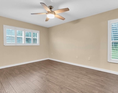 3203 Charter Club Drive - Photo Thumbnail 21