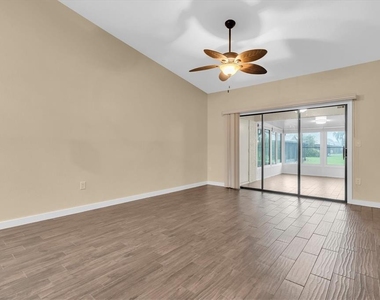 3203 Charter Club Drive - Photo Thumbnail 8