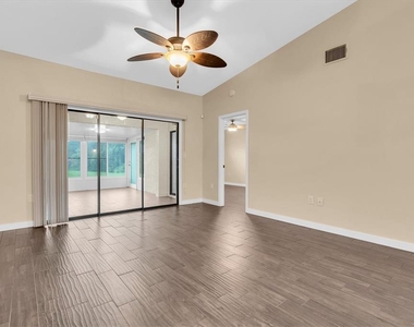 3203 Charter Club Drive - Photo Thumbnail 7