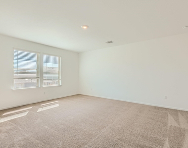 1608 Holly Lake Dr - Photo Thumbnail 12