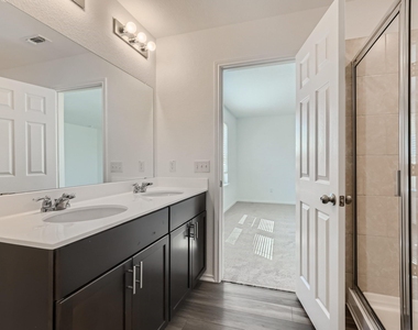 1608 Holly Lake Dr - Photo Thumbnail 15