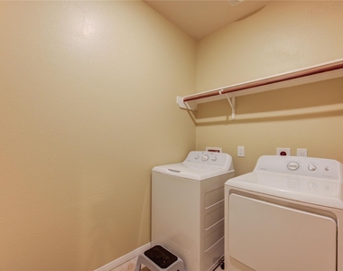 734 Mill Spring Court - Photo Thumbnail 14