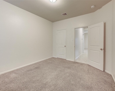 734 Mill Spring Court - Photo Thumbnail 16